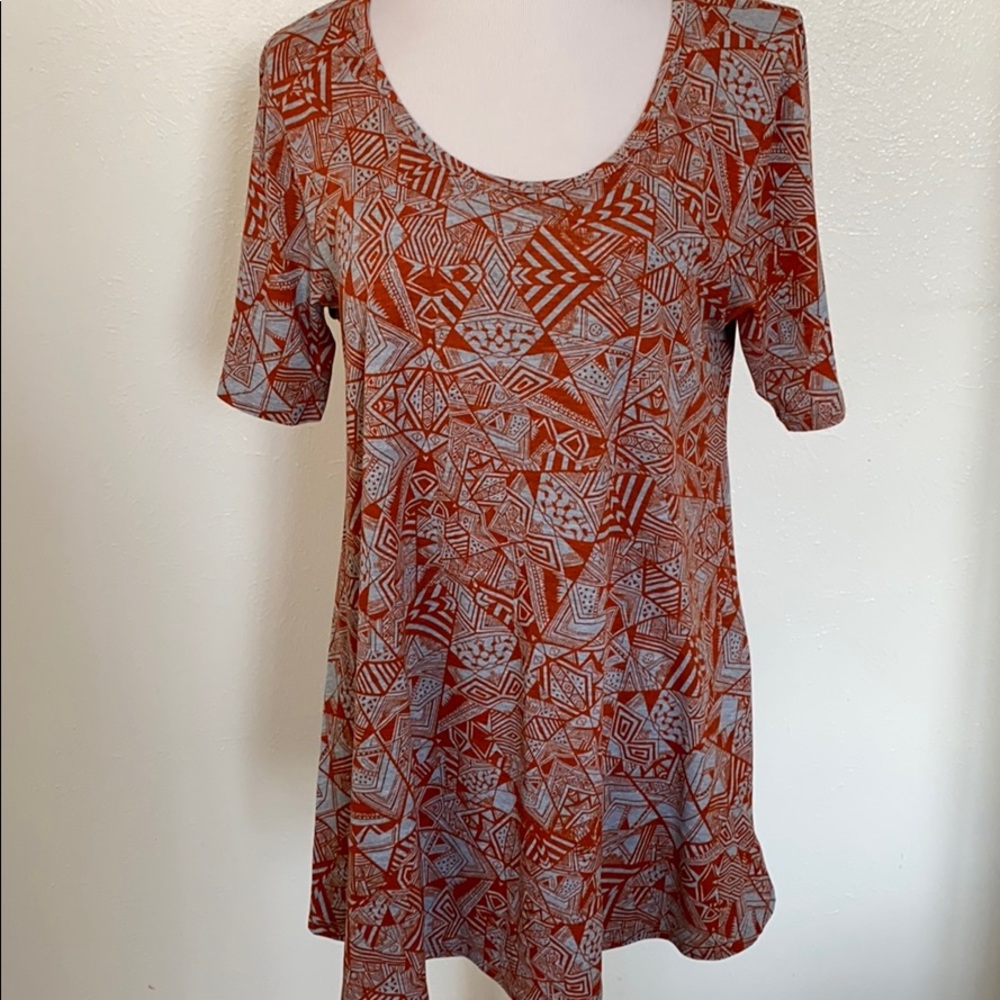 LuLaRoe Perfect T Top Large 16-20 Rust Gray Geometric Swing Tee Side Slits